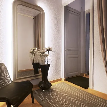 10 - Apartment *