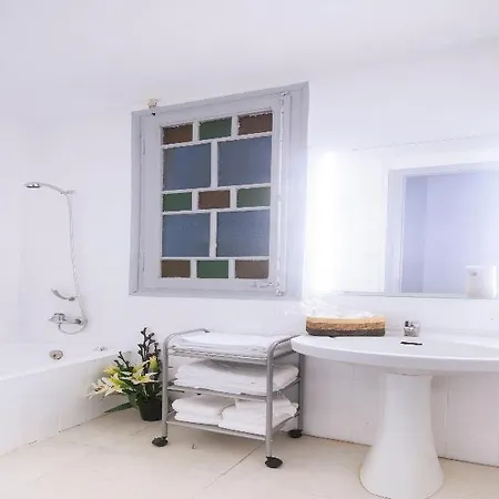 10 - Apartment *